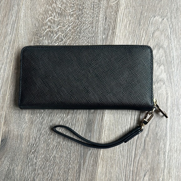 Tory Burch Continental Wallet - Picture 2 of 6